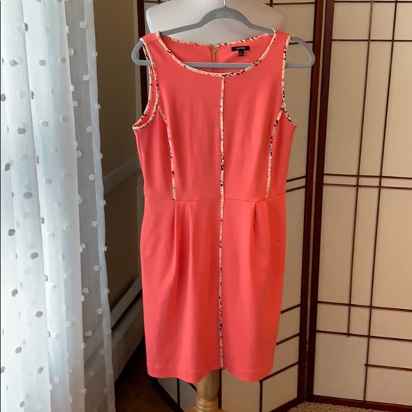 Apt. 9 Dresses & Skirts - Apt. 9 Medium Coral Zipper Back Dress EUC